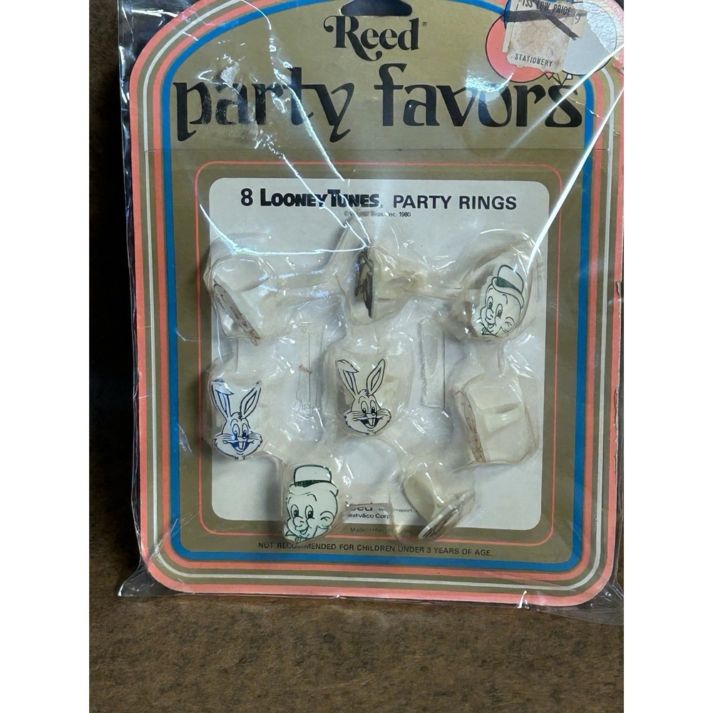 Vintage 1980 Reed Looney Tunes party favor rings, Bugs Bunny, Donald Duck Etc